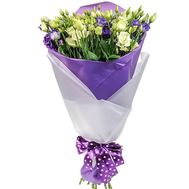 Белые и фиолетовые эустомы