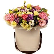 Чарующие эустомы в коробке