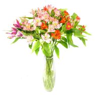 Небольшой букет альстромерий