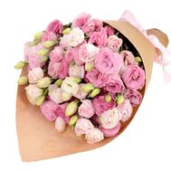 Розовые эустомы в букете