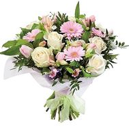 Біло-рожевий букет квітів