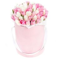 Прелестная коробка с тюльпанами