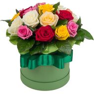 Яркая коробка роз