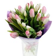 Delicate bouquet of tulips