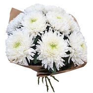 Bouquet of white large chrysanthemums