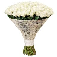 151 белая роза в шикарном букете