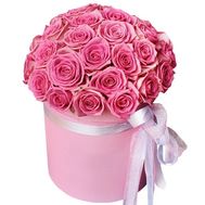 35 розовых роз в красивой коробке
