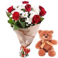 Букет цветов и Мишка