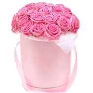 Коробка из розовых роз на подарок