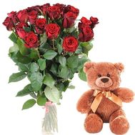 Мишка с букетом роз