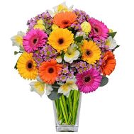 Насичений букет квітів