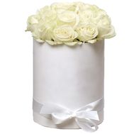 Небольшая коробочка с розами