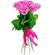 Небольшой букет из розовых роз