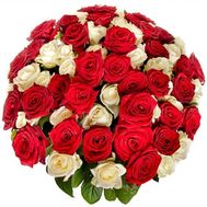 Поздравительный букет из красных и белых роз