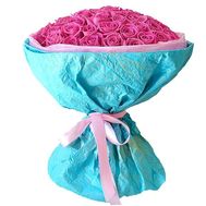 Шикарный букет из 55 розовых роз