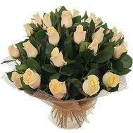 Загадковий букет кремових троянд