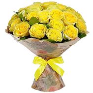 Желтые розы в модном оформлении