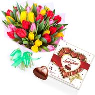 Bouquet of 25 tulips and candy