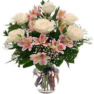 Букет квітів з альстромерій і троянд