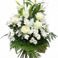 Букет квітів з лілій, хризантем і троянд