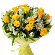 Букет квітів з троянд і альстромерій