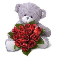 Мишка с сердцем из роз