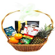 Подарочная корзина с ананасом