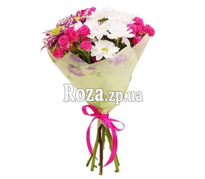 Bouquet of 3 bush roses and 4 chrysanthemums Bouquet of 3 bush roses and 4 chrysanthemums