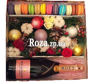 Элитная новогодняя коробка с цветами Элитная новогодняя коробка с цветами