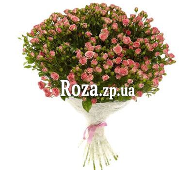 An unusual bouquet of rose bush roses An unusual bouquet of rose bush roses