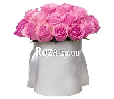 Нежная коробка с розами Нежная коробка с розами