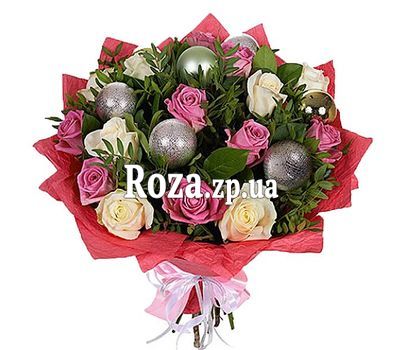 Новогодний букет с игрушками Новогодний букет с игрушками