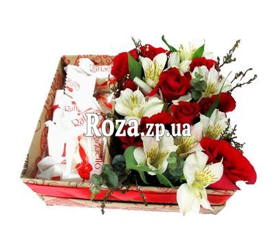 Квіти і солодощі в прямокутної коробці Квіти і солодощі в прямокутної коробці