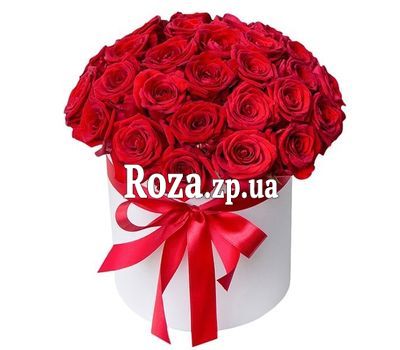 35 красных роз в модной коробке 35 красных роз в модной коробке