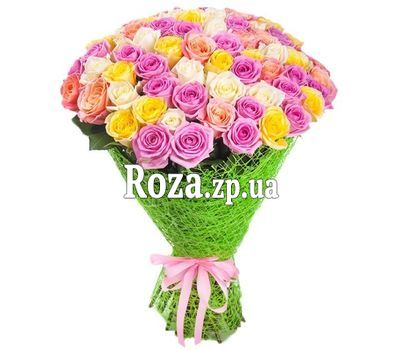 65 різнокольорових троянд