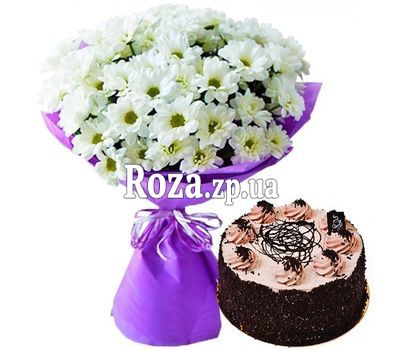 Bouquet of daisy chrysanthemums and cake Bouquet of daisy chrysanthemums and cake