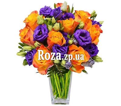 Contrast bouquet of roses and eustoma Contrast bouquet of roses and eustoma