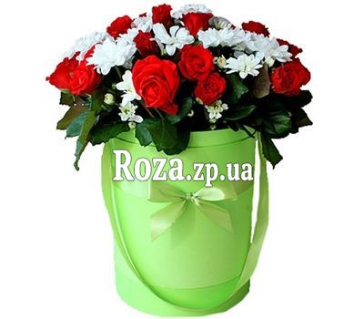 Коробка из роз и хризантем Коробка из роз и хризантем