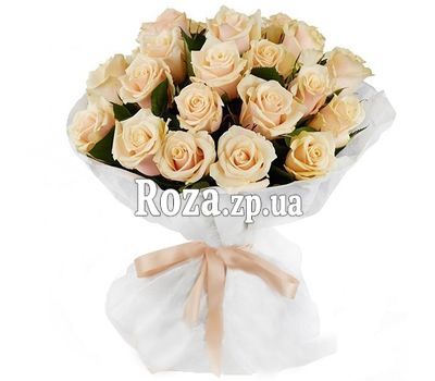 Cute bouquet of cream roses Cute bouquet of cream roses