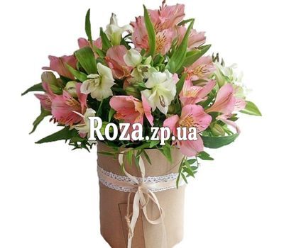 Небольшая коробка с альстромериями Небольшая коробка с альстромериями