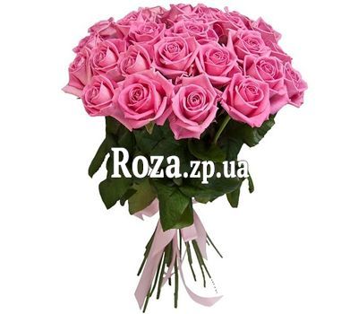 Нежные розовые розы в букете