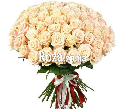 Огромный букет из кремовых роз