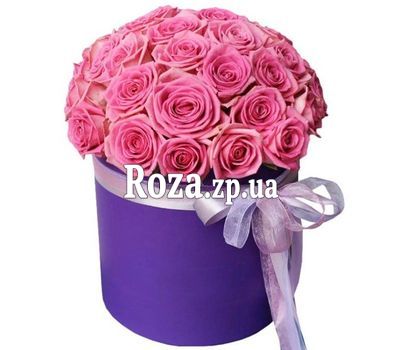 Розовые розы в шляпной коробке Розовые розы в шляпной коробке