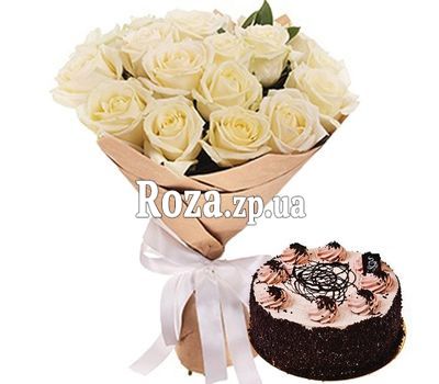 Chocolate cake with a bouquet of roses