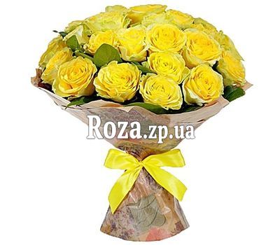 Желтые розы в модном оформлении