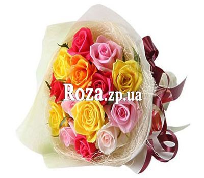 Букет квітів з 15 різнокольорових троянд