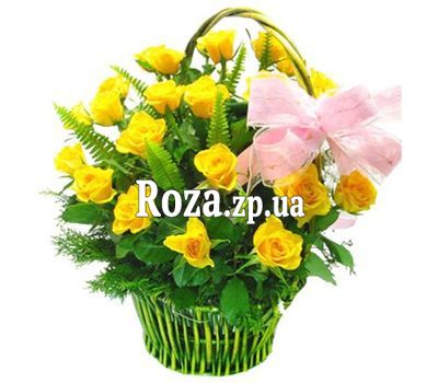 Кошик квітів з 23 жовтих троянд Кошик квітів з 23 жовтих троянд