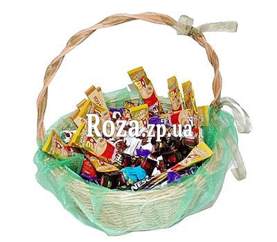 Корзина из конфет и стикеров кофе Корзина из конфет и стикеров кофе