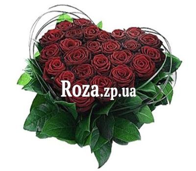 Композиція у формі серця з 25 червоних троянд